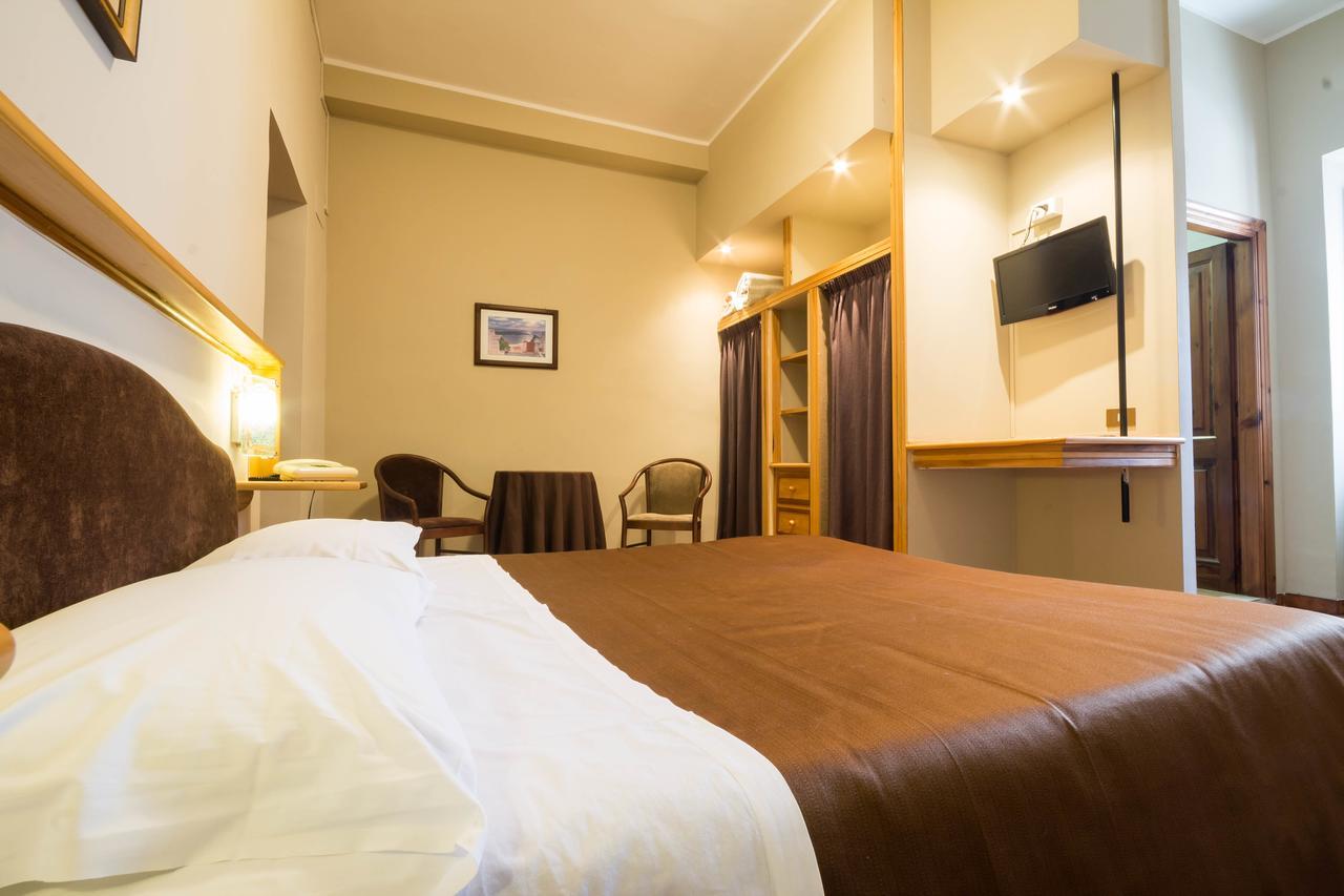 Hotel Alle Vecchie Arcate 佩斯卡塞罗利 外观 照片
